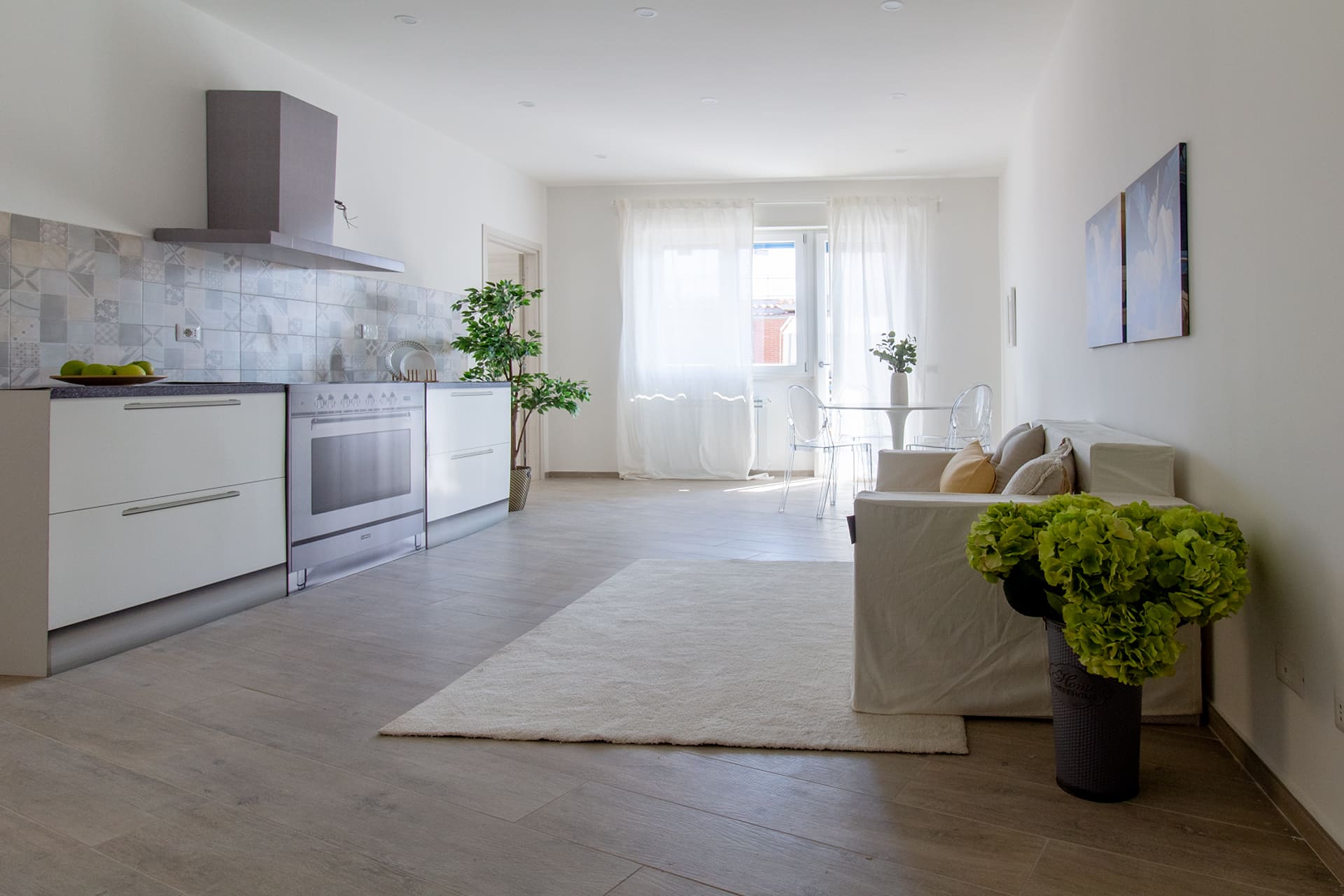 wp-content/uploads/progetti-sina-home-staging-santorre-dopo-01.jpg